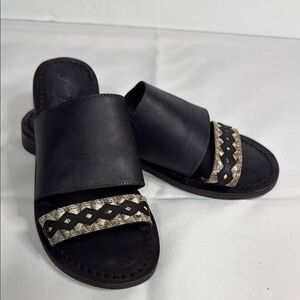 Free‎ People Black Sandals with Gold Chain